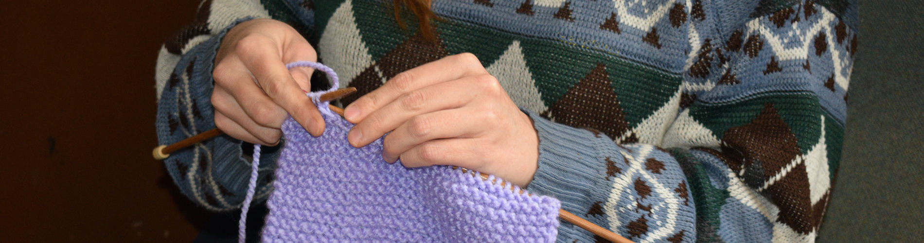 Hands knitting