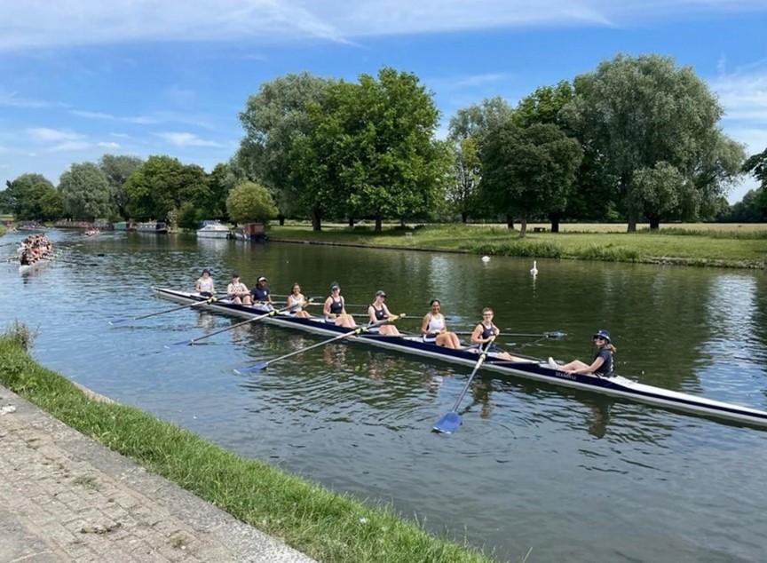 A rowing boat on the river