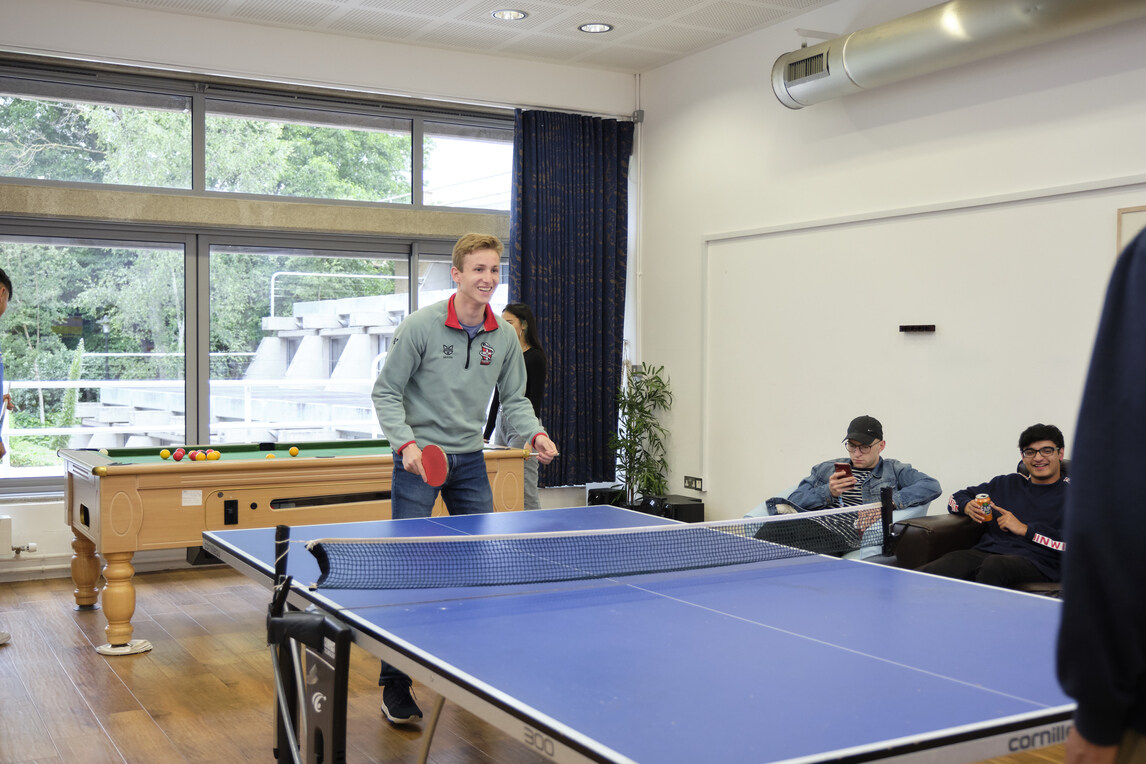 Table tennis game