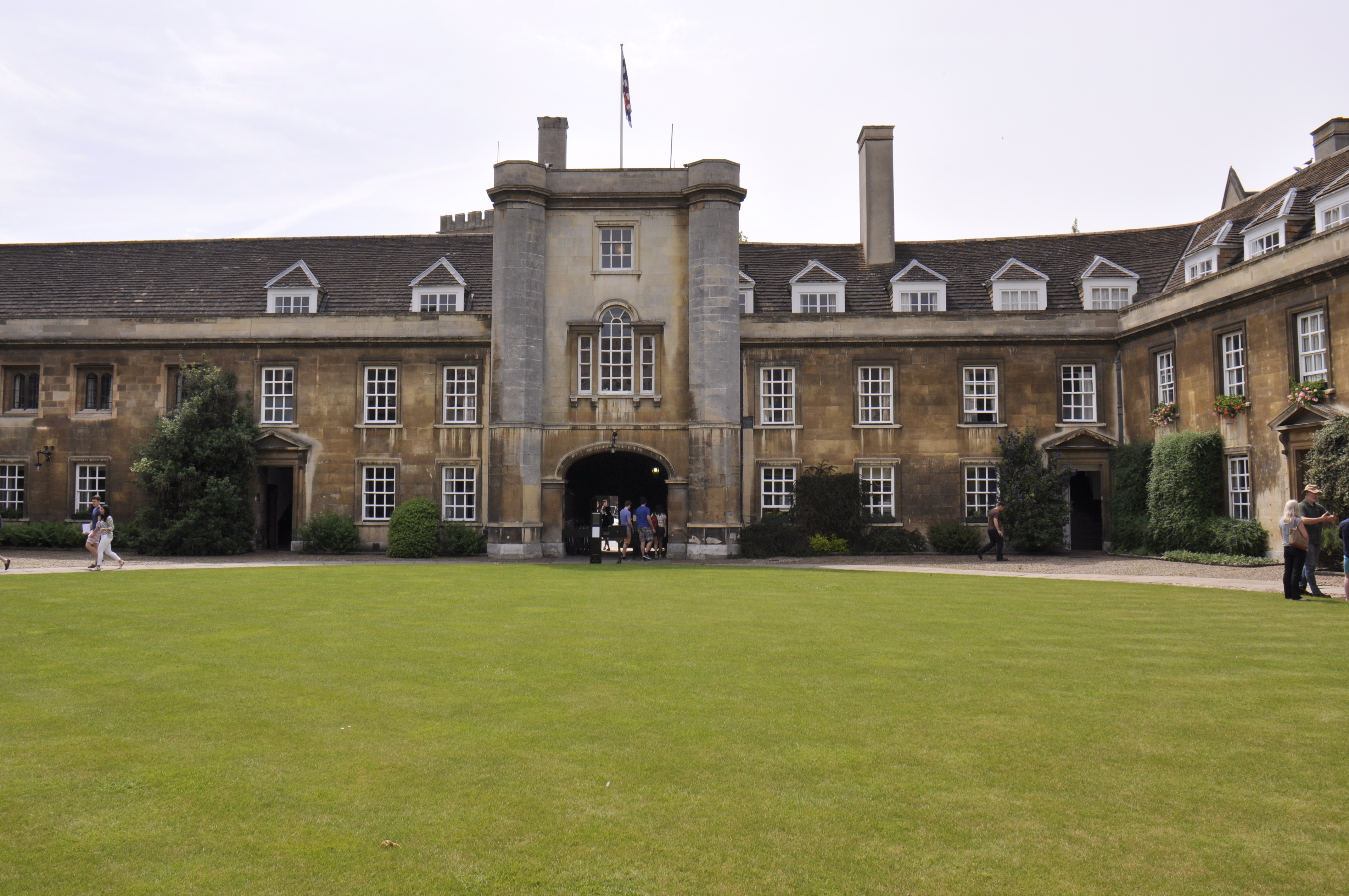 Gate from other side of circular lawn