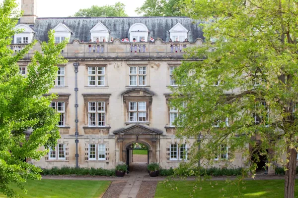Choir on Fellows' Building
