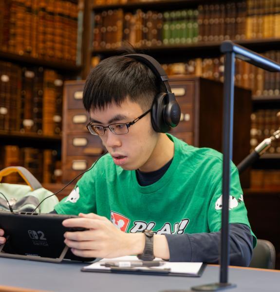 Marcus Koh playing Ninetendo
